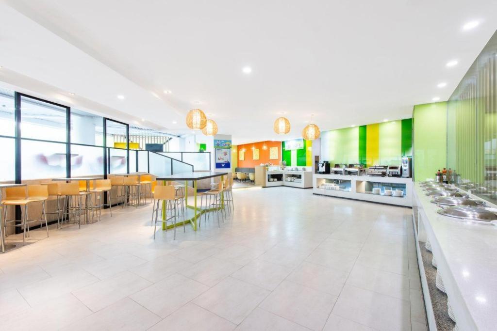 Holiday Inn Express Yangzhou City Center By Ihg Экстерьер фото