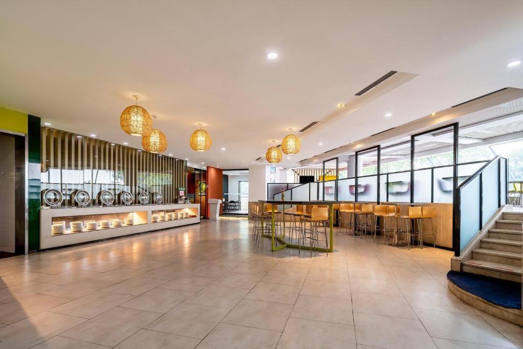Holiday Inn Express Yangzhou City Center By Ihg Экстерьер фото